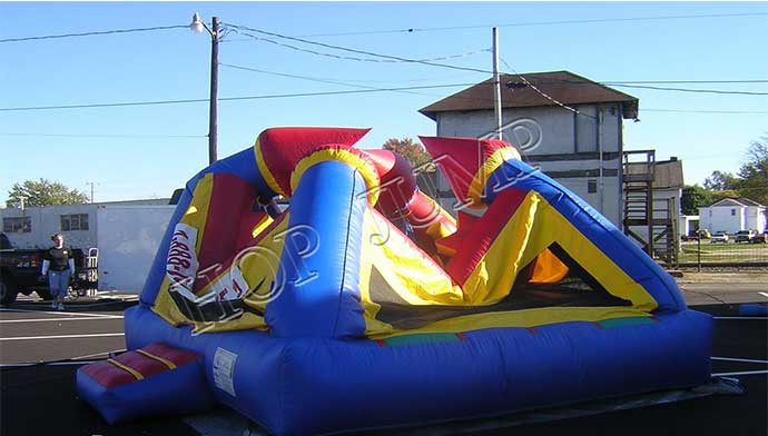 How to install and maintain the inflatable bounce castle?